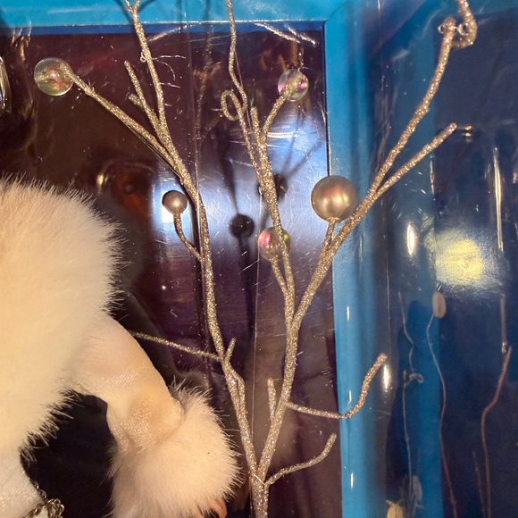 Barbie Holiday Visions Doll in White and Silver 2003 NIB - Picture 11 of 11